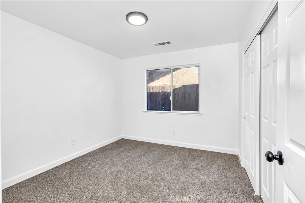 906 Don Medico Dr, Hanford, CA 93230