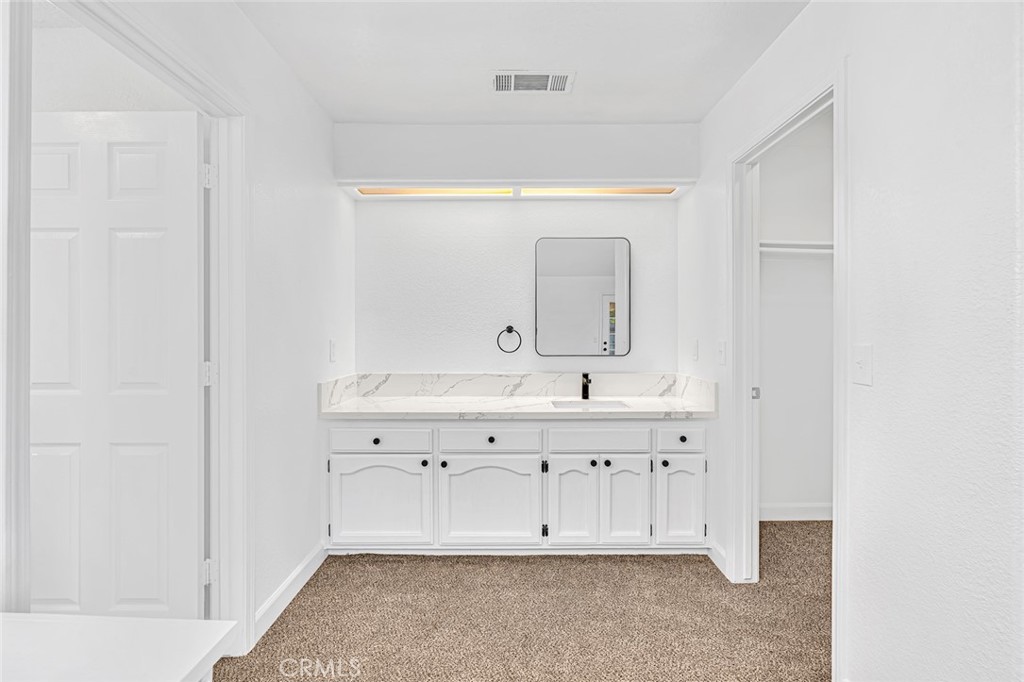 906 Don Medico Dr, Hanford, CA 93230