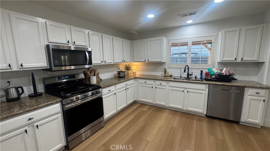 2174 W Picadilly, Hanford, CA 93230