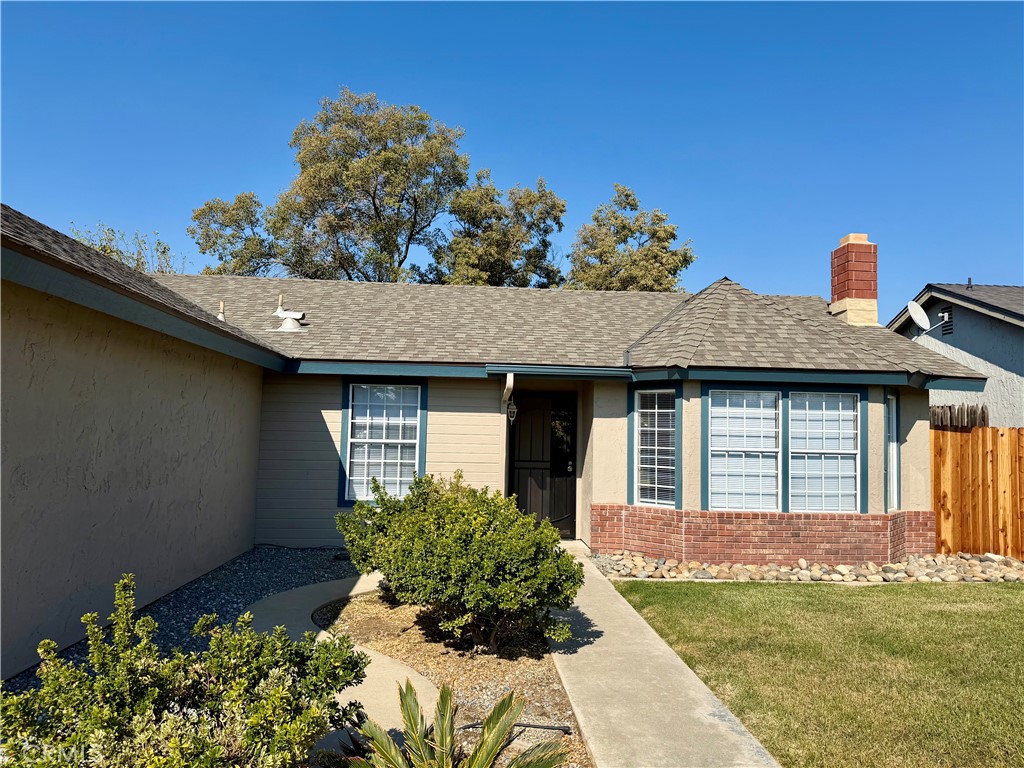 990 Heartwood, Hanford, CA 93230