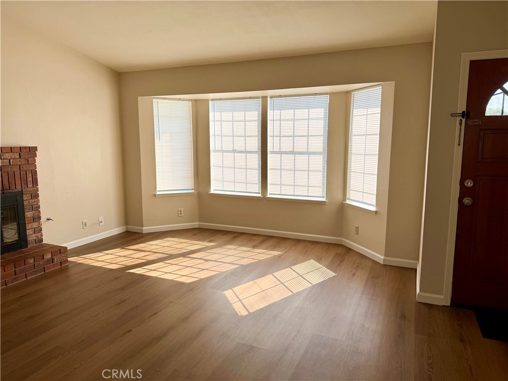 990 Heartwood, Hanford, CA 93230