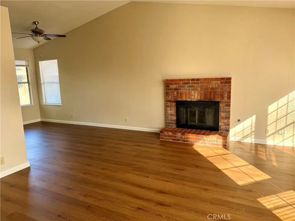 990 Heartwood, Hanford, CA 93230