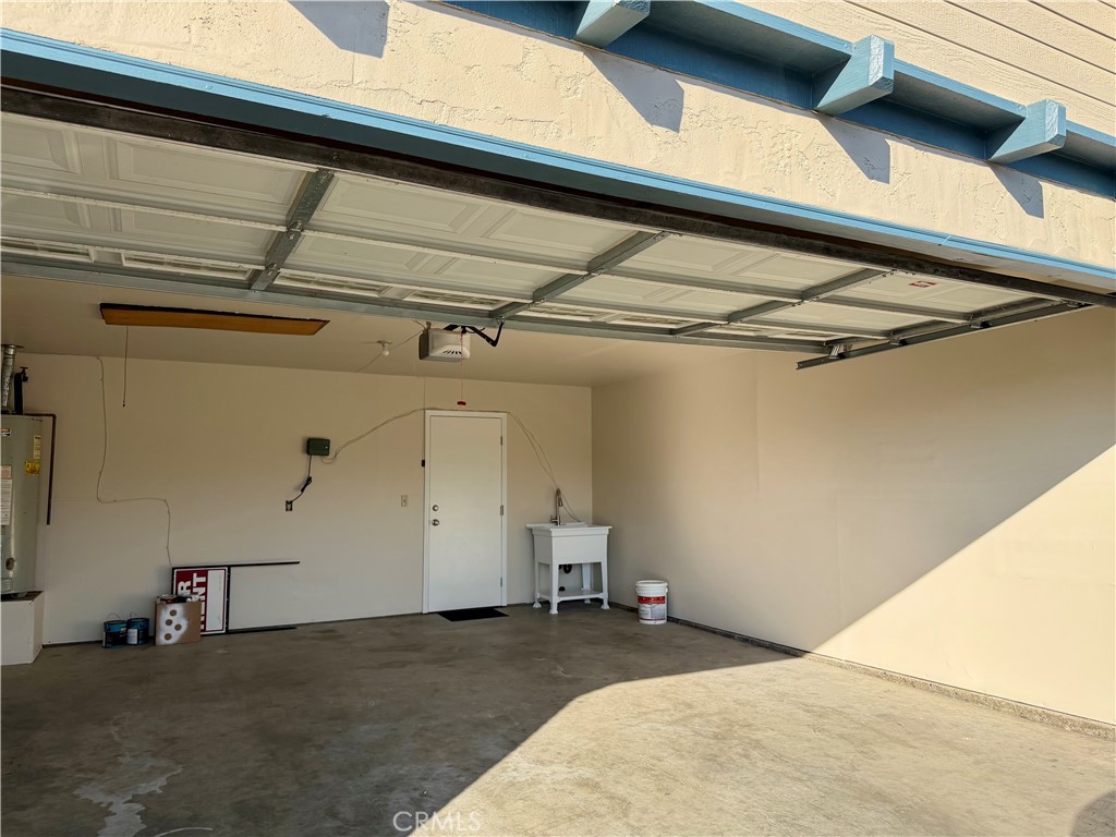 990 Heartwood, Hanford, CA 93230