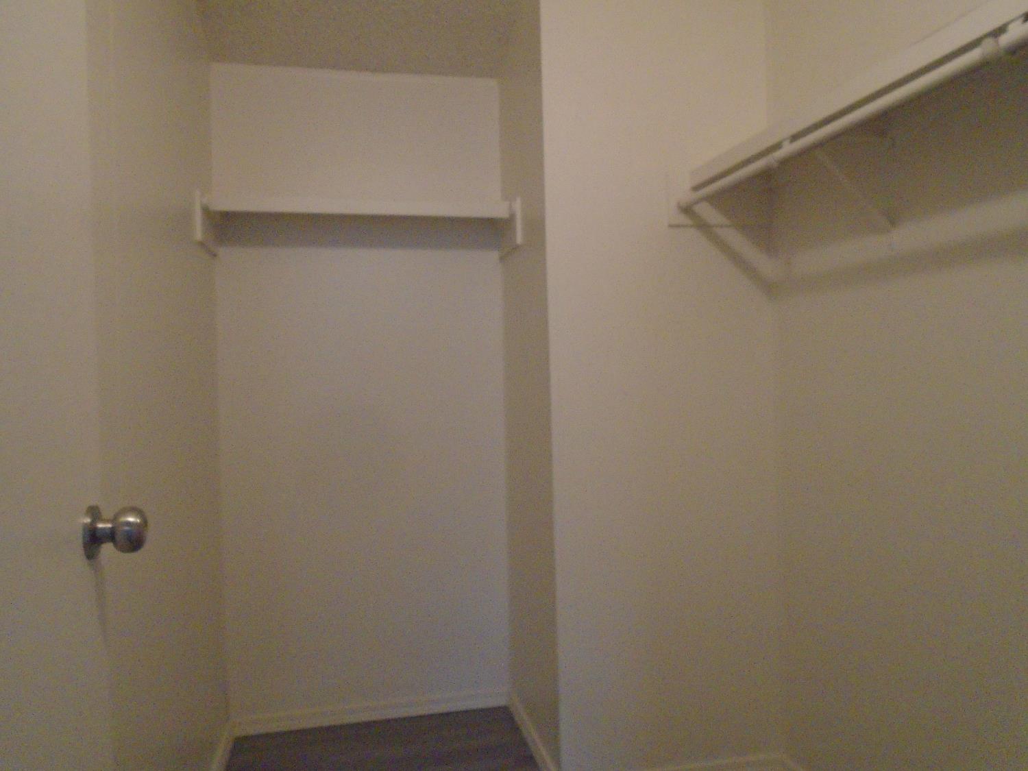 860 #18 E Grangeville Blvd #18, Hanford, CA 93230