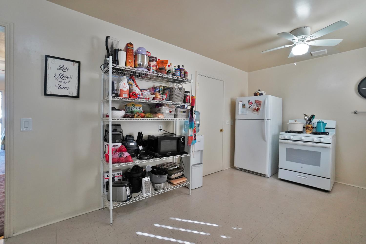 605 E Myrtle St, Hanford, CA 93230