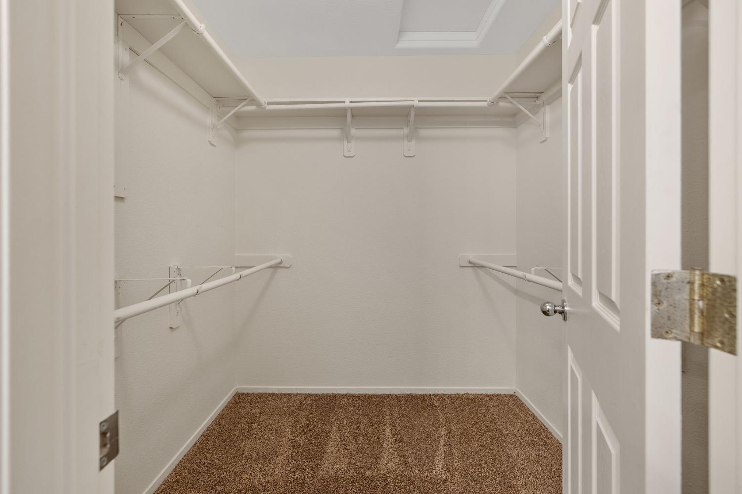 3232 N Zion Cir, Hanford, CA 93230