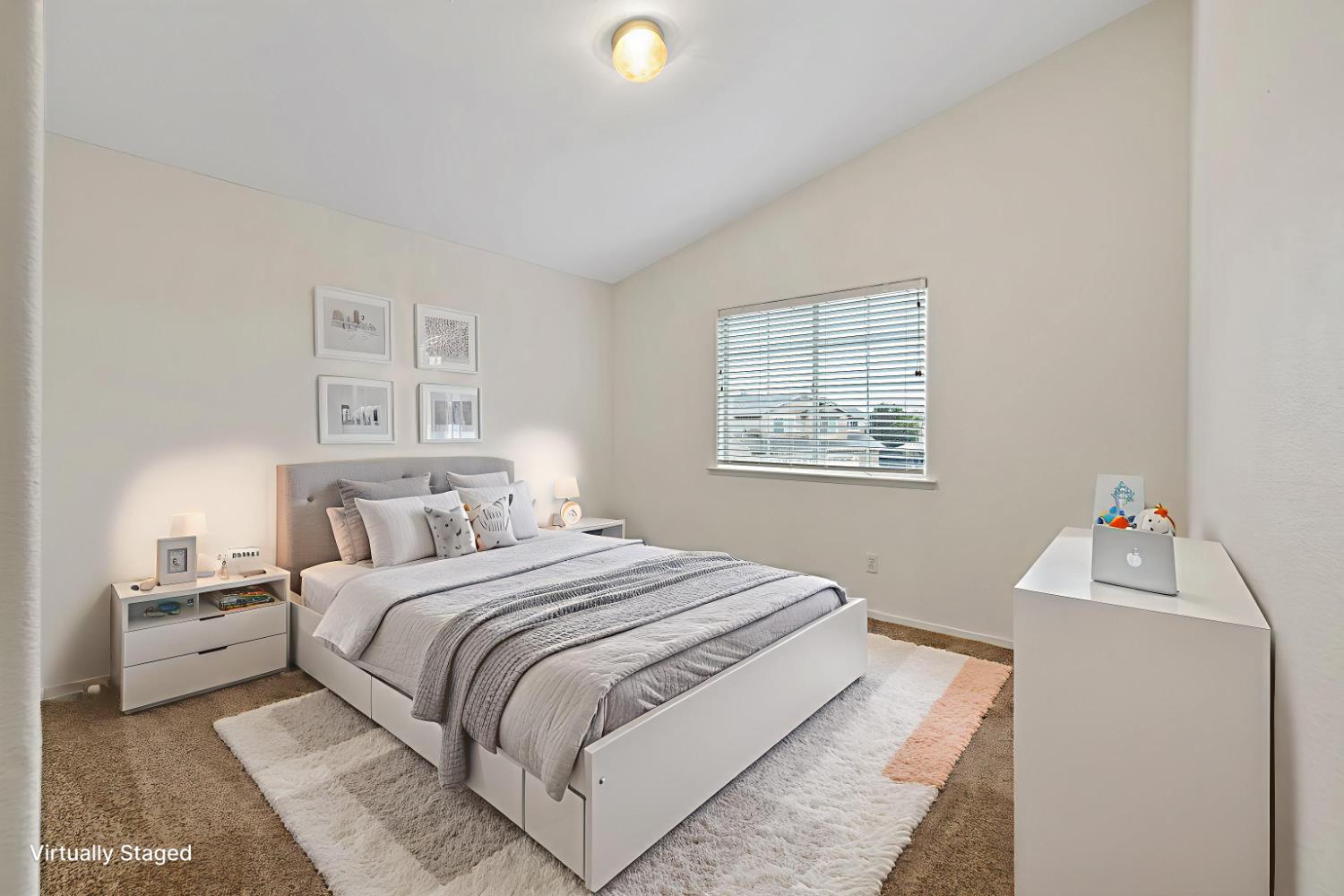 3232 N Zion Cir, Hanford, CA 93230