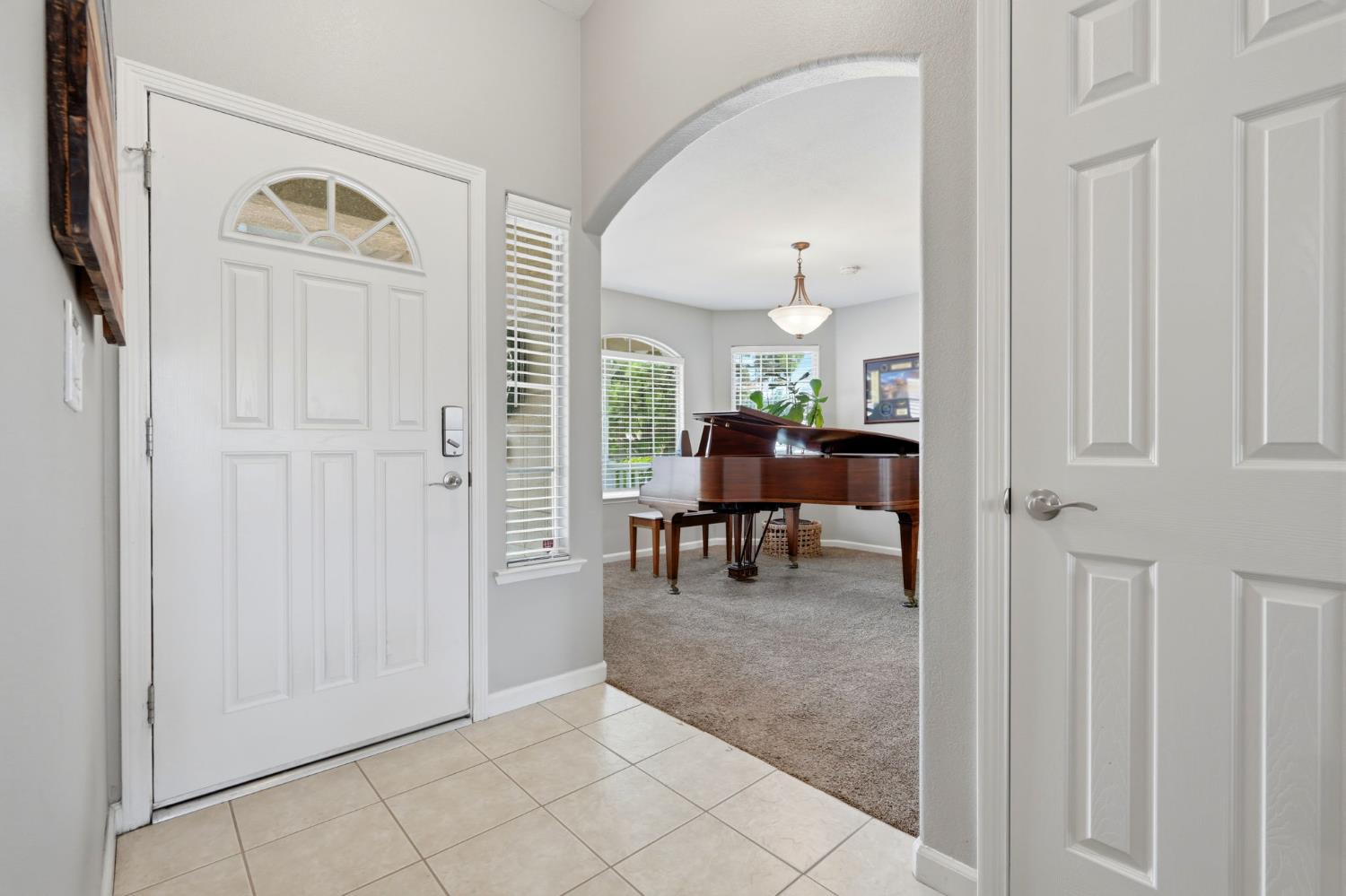 1155 W Julia Way, Hanford, CA 93230