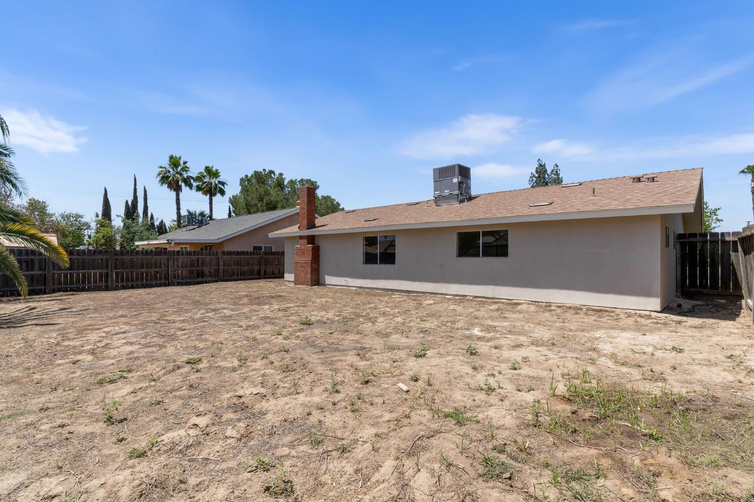 2117 Beechwood Ct, Hanford, CA 93230