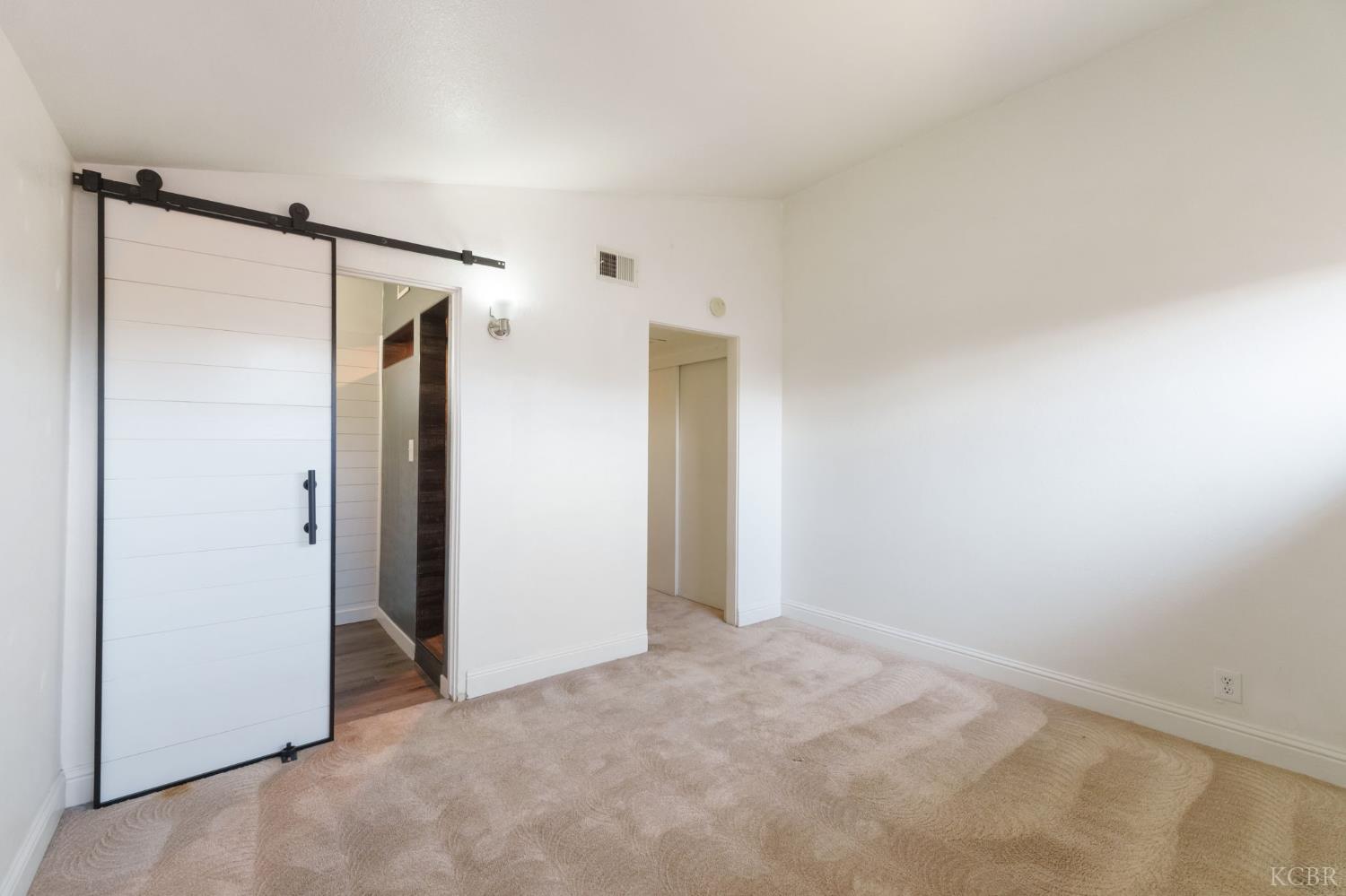 1004 E Myrtle St, Hanford, CA 93230