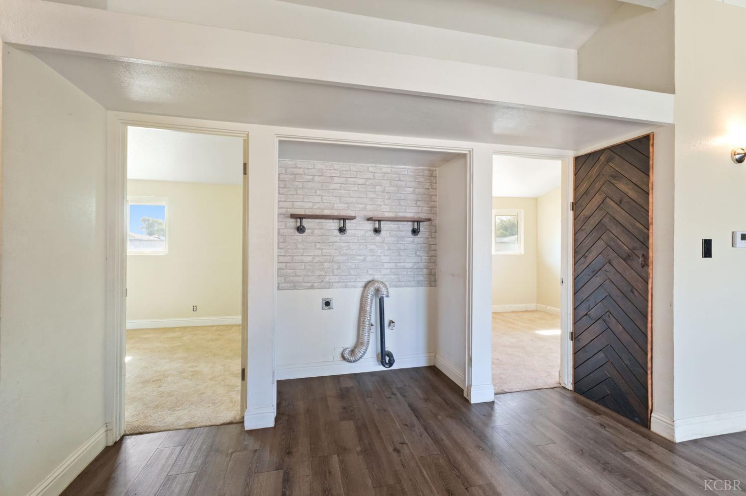 1004 E Myrtle St, Hanford, CA 93230