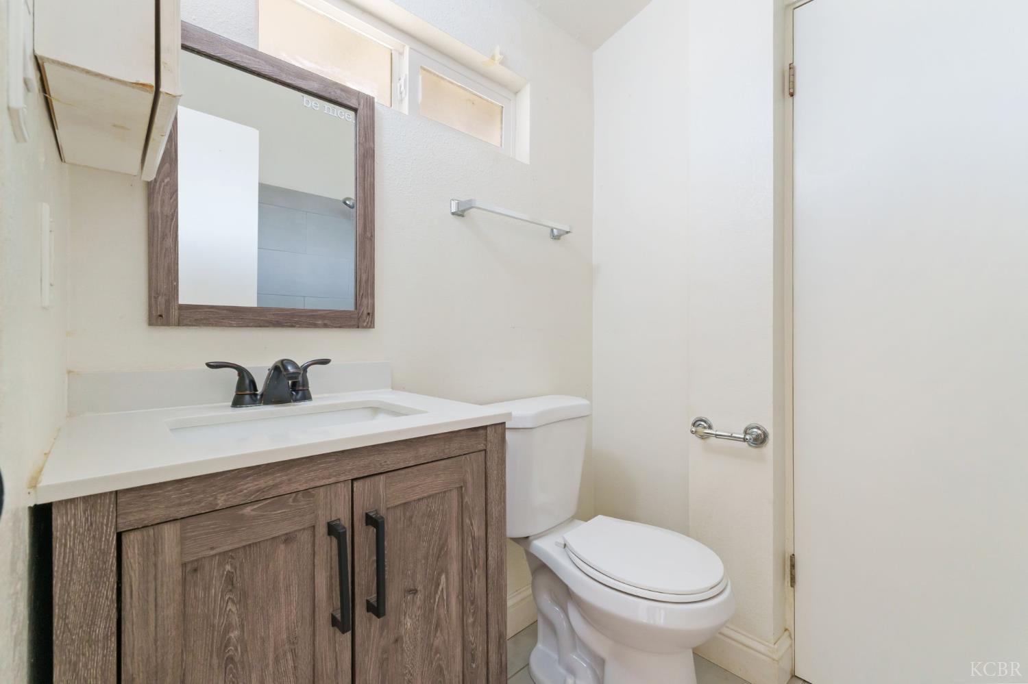 1004 E Myrtle St, Hanford, CA 93230