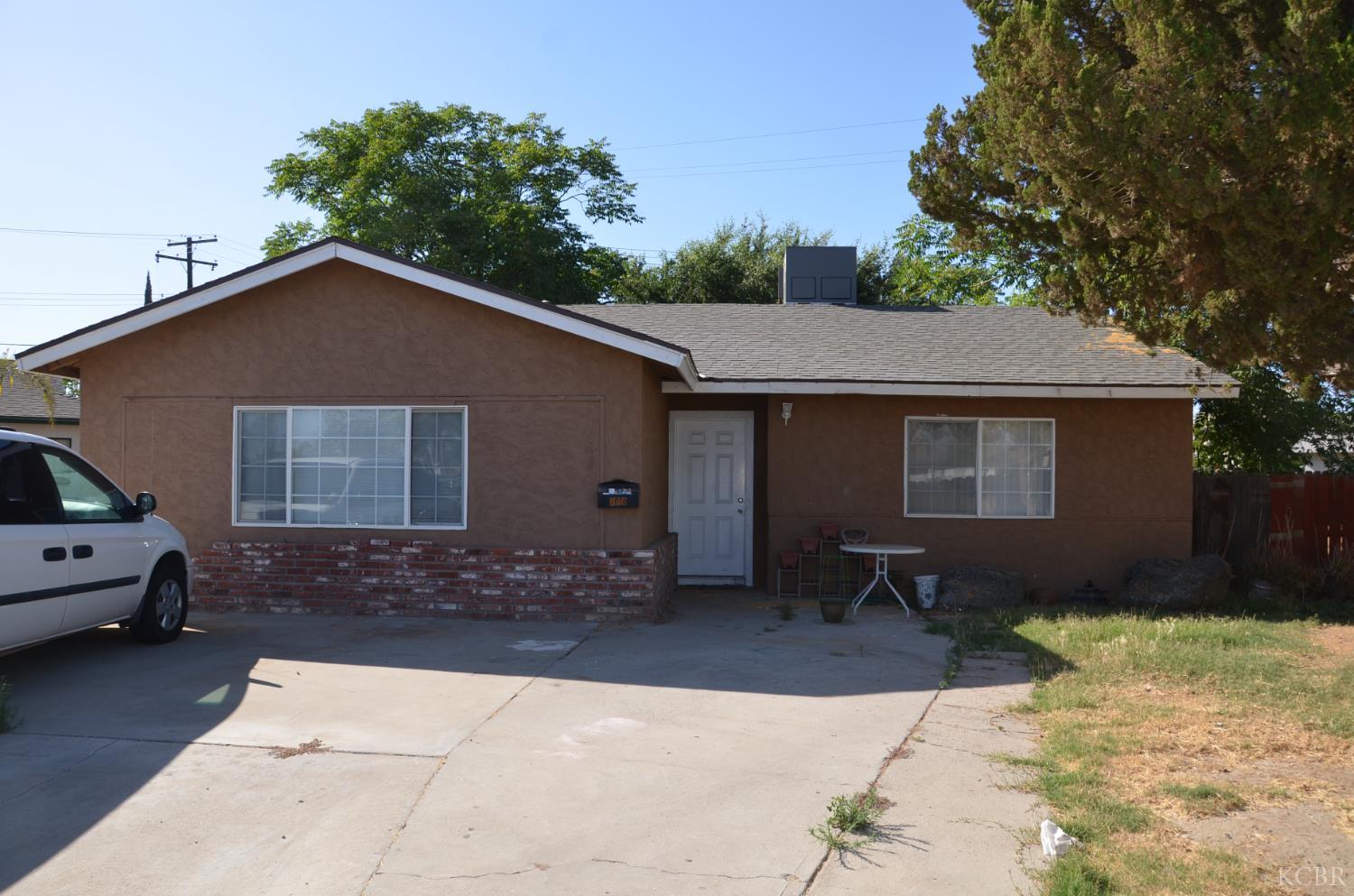 1076 Lincolnwood Cir, Hanford, CA 93230