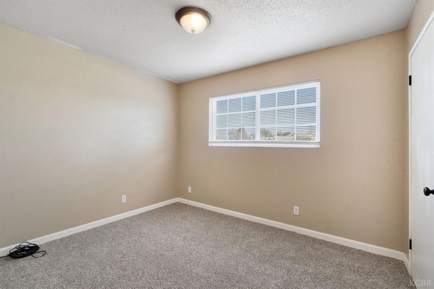 1908 N Waukena Way, Hanford, CA 93230