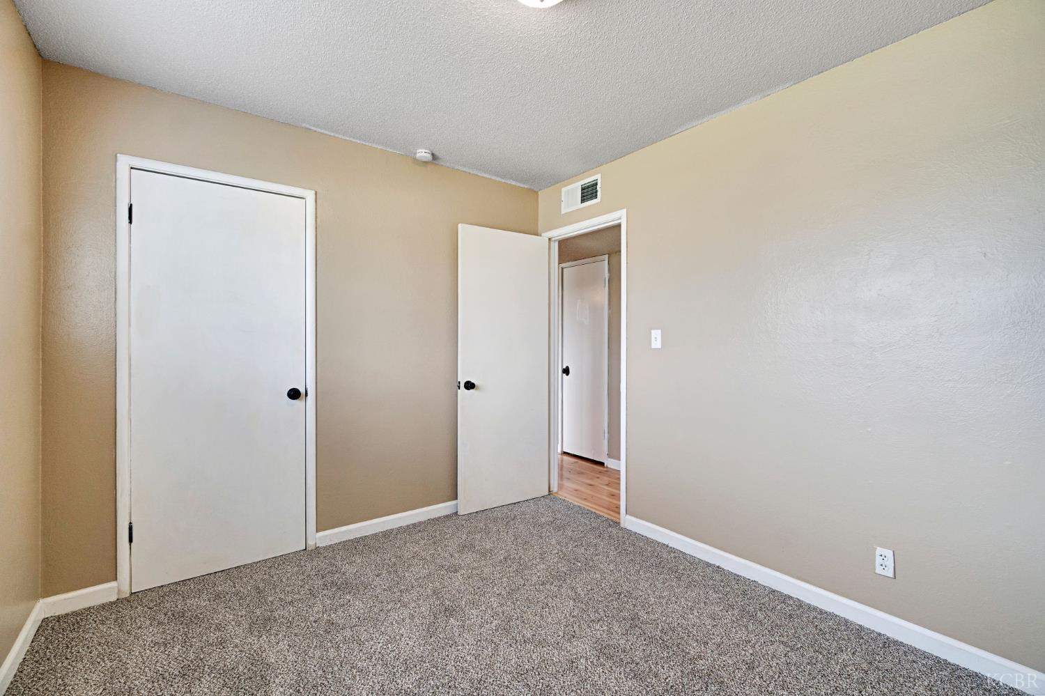 1908 N Waukena Way, Hanford, CA 93230