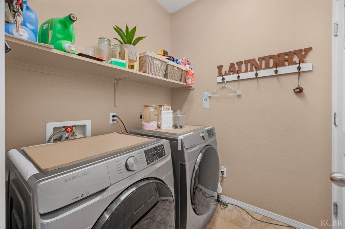 1379 W Ambassador Way, Hanford, CA 93230