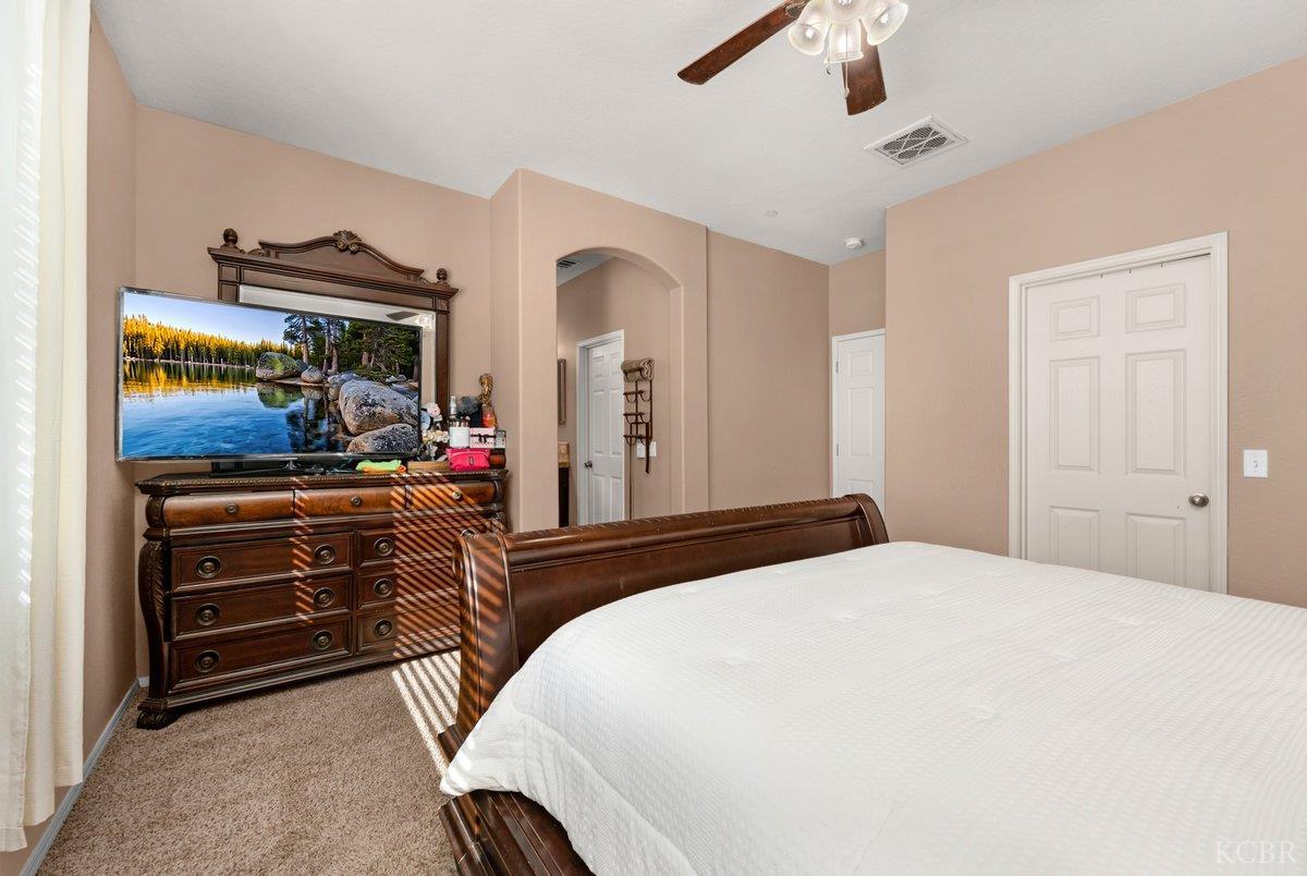 1379 W Ambassador Way, Hanford, CA 93230