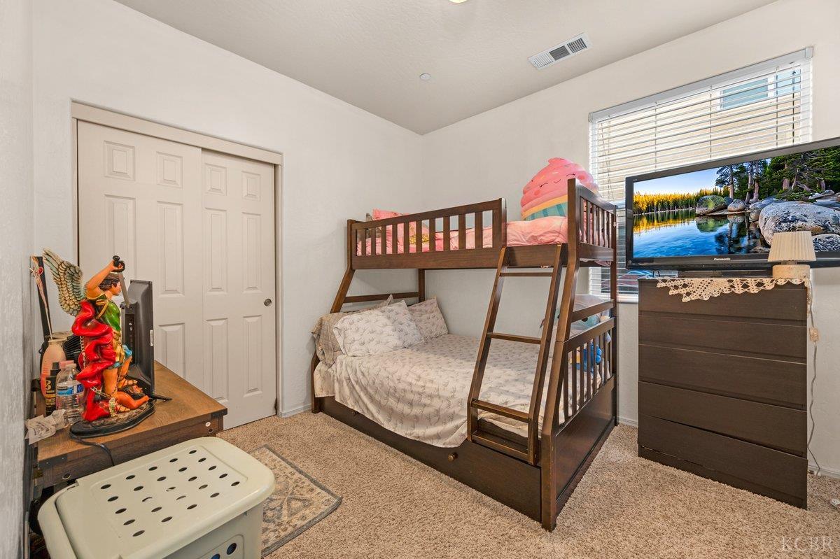 1379 W Ambassador Way, Hanford, CA 93230