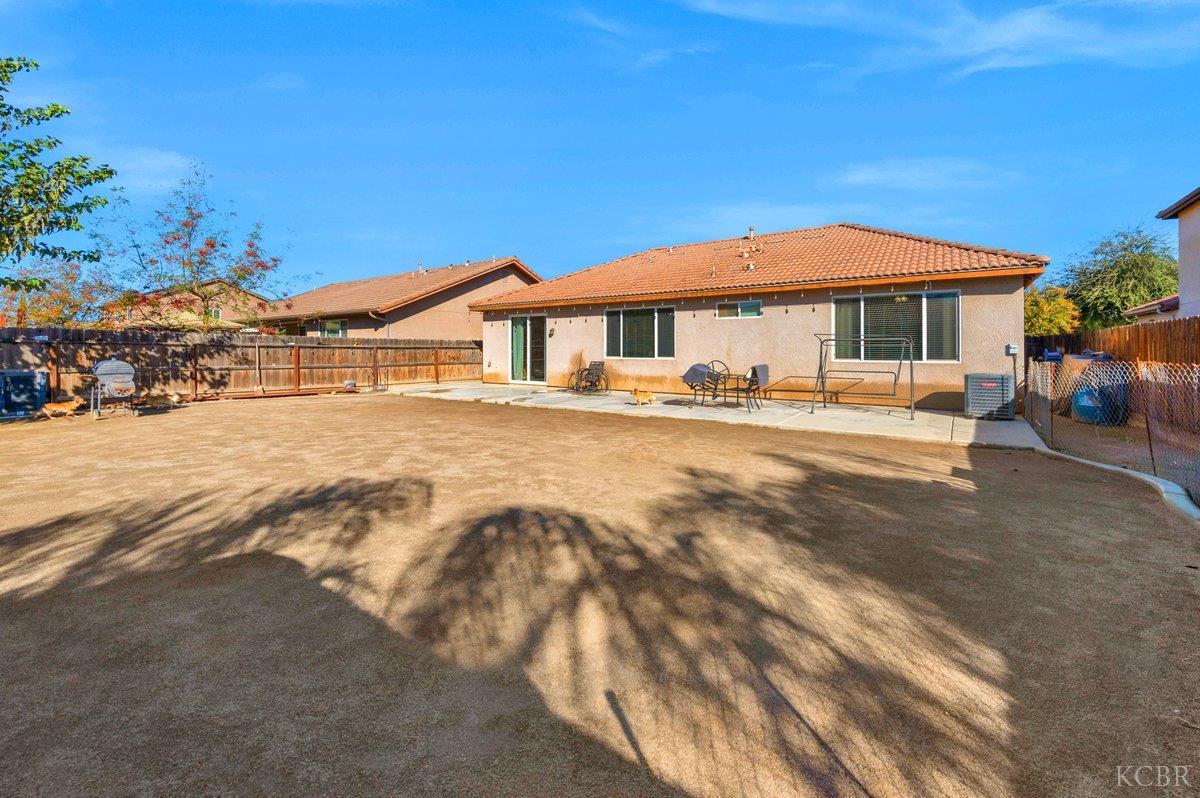 1379 W Ambassador Way, Hanford, CA 93230