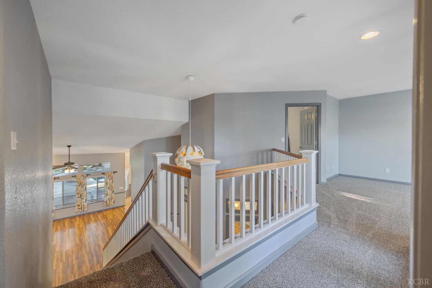 927 W Saffron St, Hanford, CA 93230