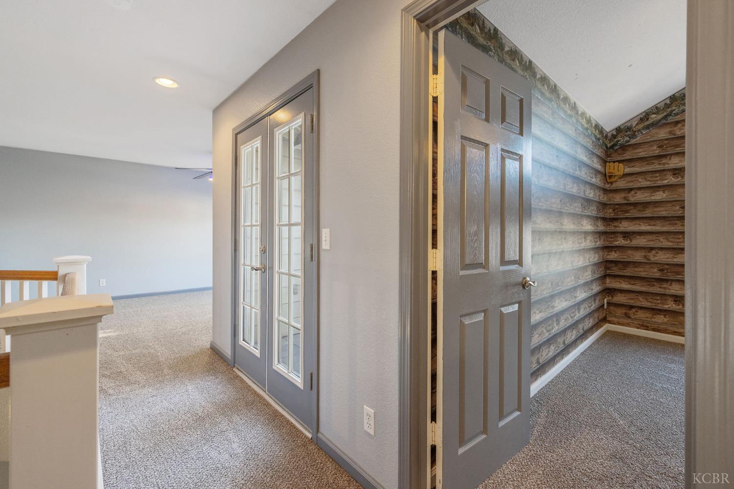 927 W Saffron St, Hanford, CA 93230