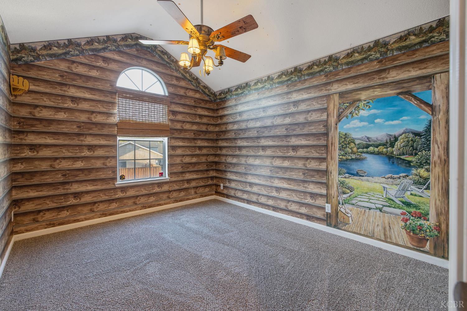 927 W Saffron St, Hanford, CA 93230