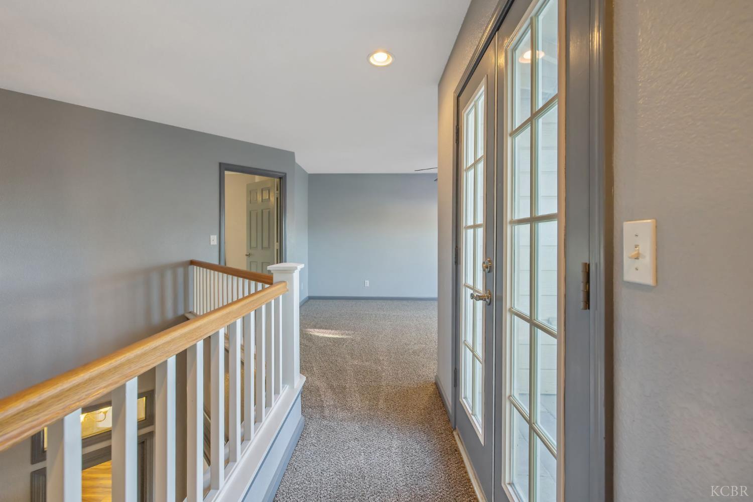 927 W Saffron St, Hanford, CA 93230