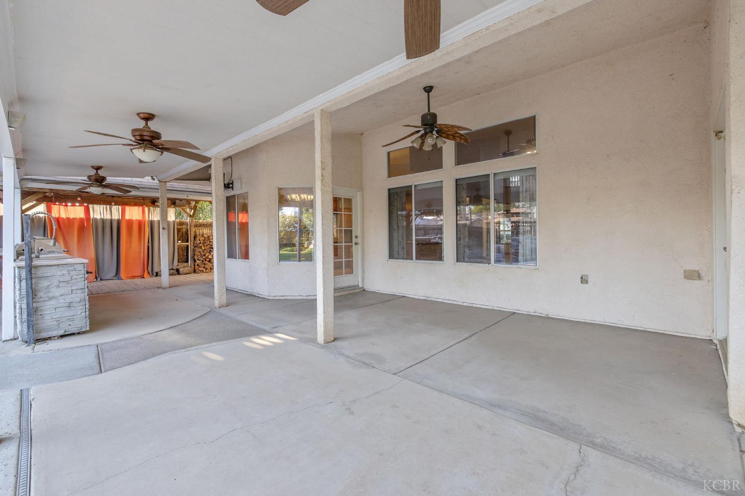 927 W Saffron St, Hanford, CA 93230