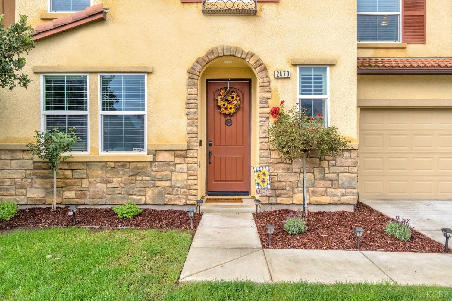 2470 Chardonnay Pl, Hanford, CA 93230