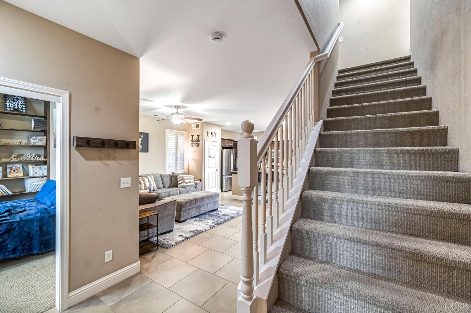 2470 Chardonnay Pl, Hanford, CA 93230