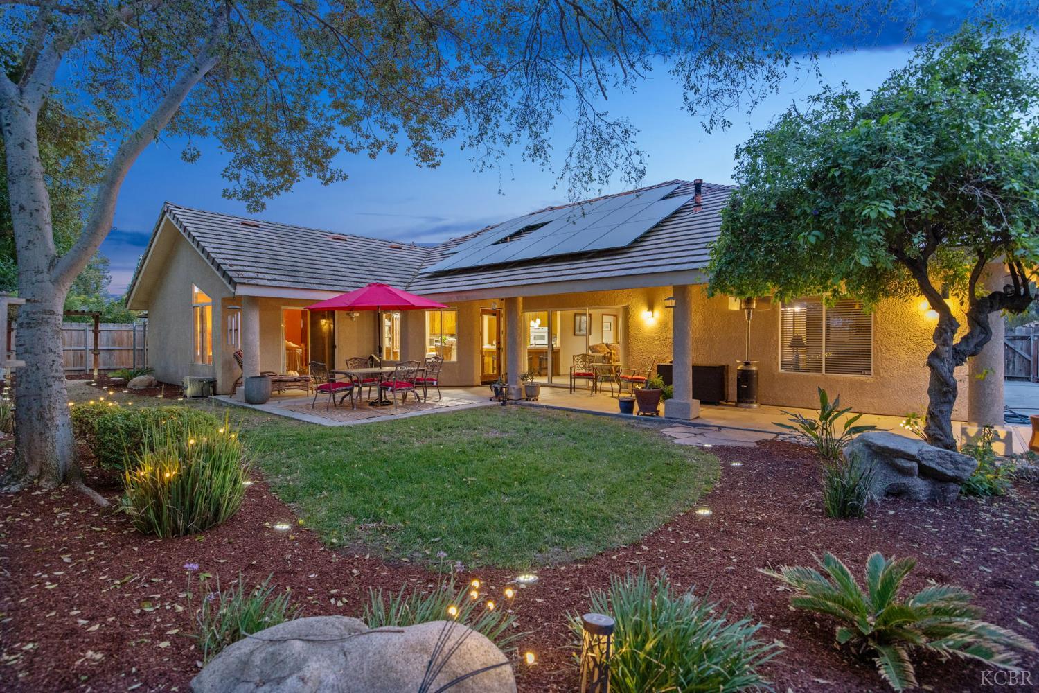 594 Diana Ct, Hanford, CA 93230