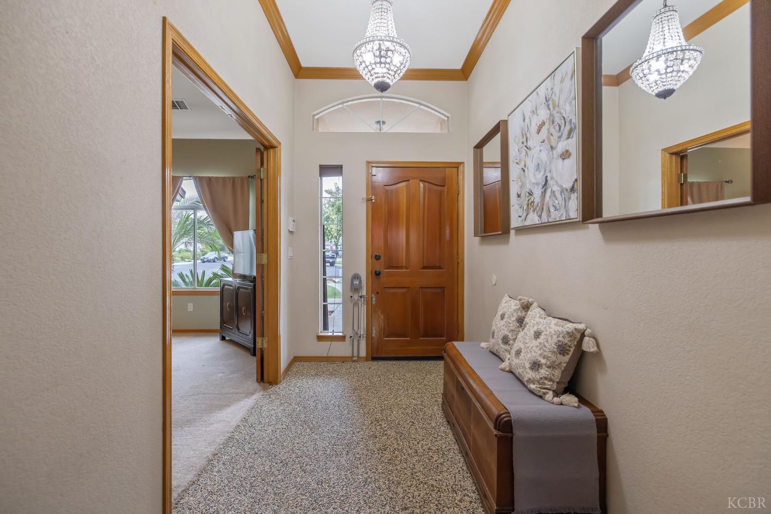 594 Diana Ct, Hanford, CA 93230