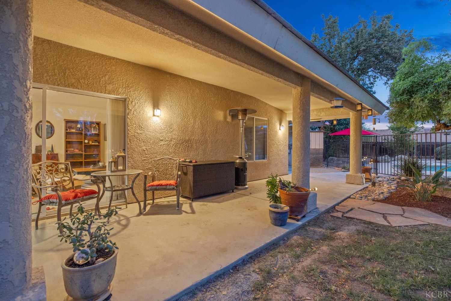 594 Diana Ct, Hanford, CA 93230