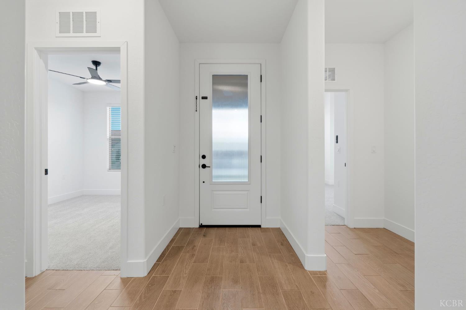 1491 N Mustang Dr, Hanford, CA 93230