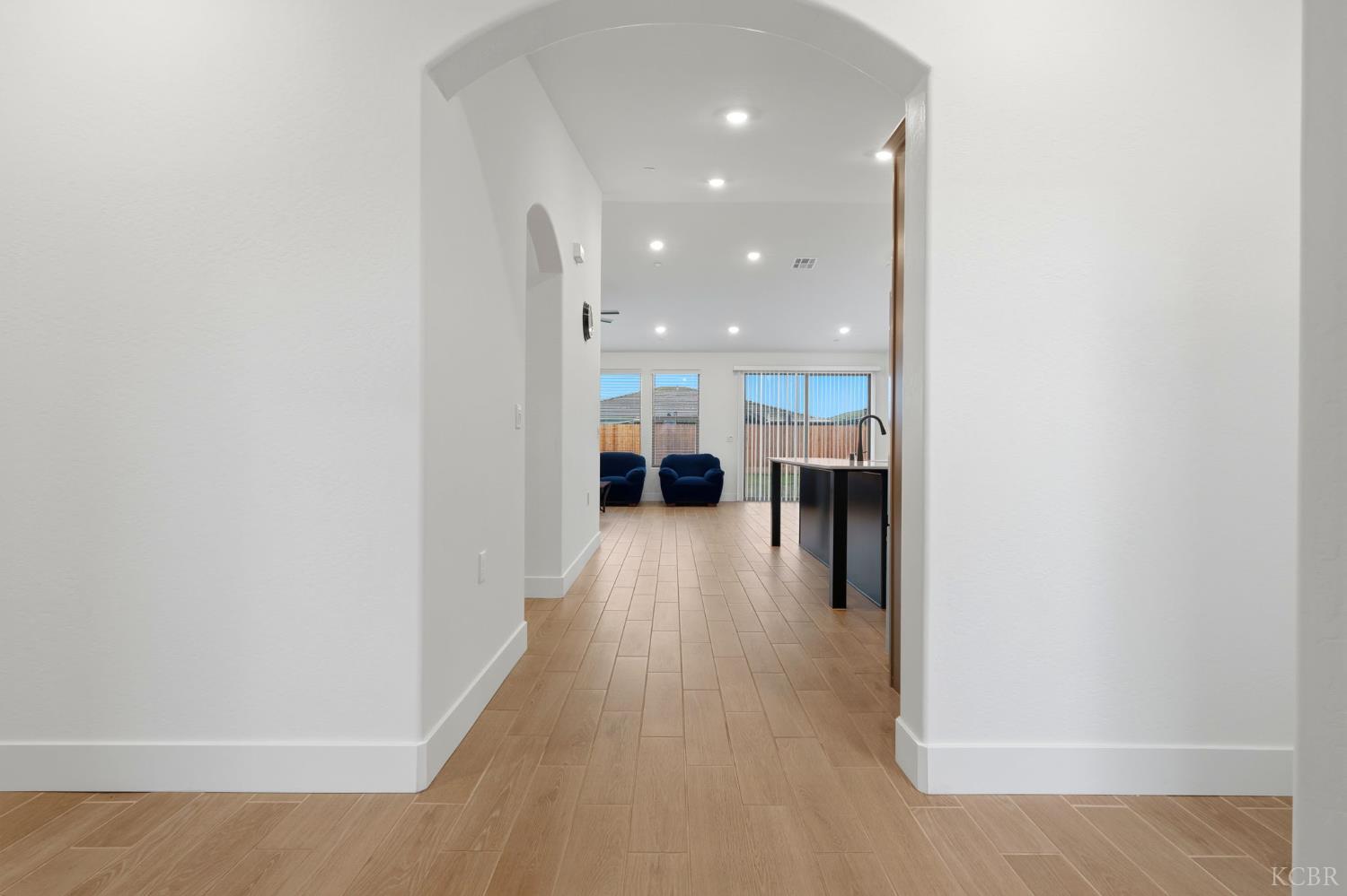 1491 N Mustang Dr, Hanford, CA 93230