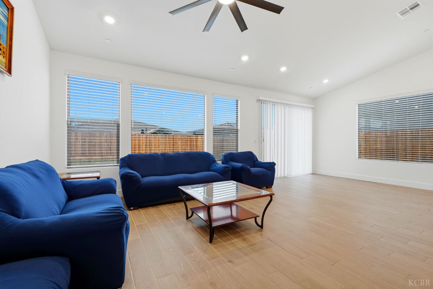 1491 N Mustang Dr, Hanford, CA 93230