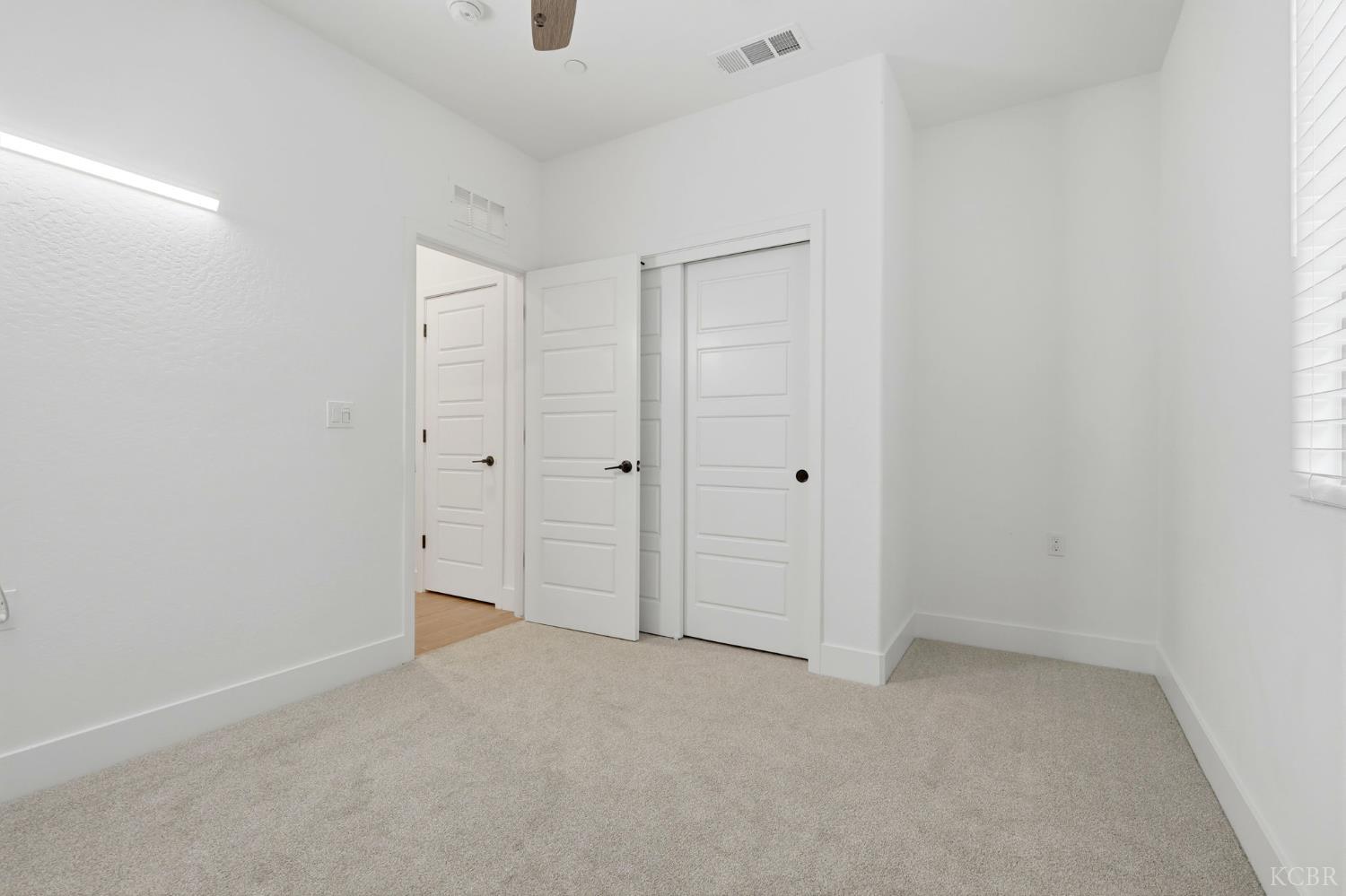 1491 N Mustang Dr, Hanford, CA 93230