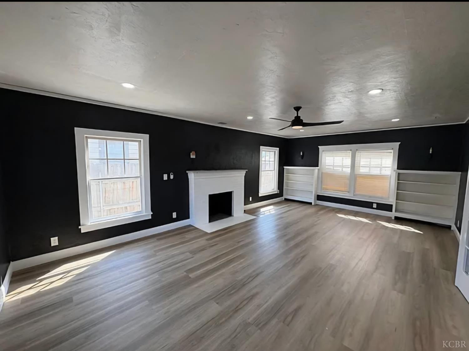 209 E 11th St, Hanford, CA 93230