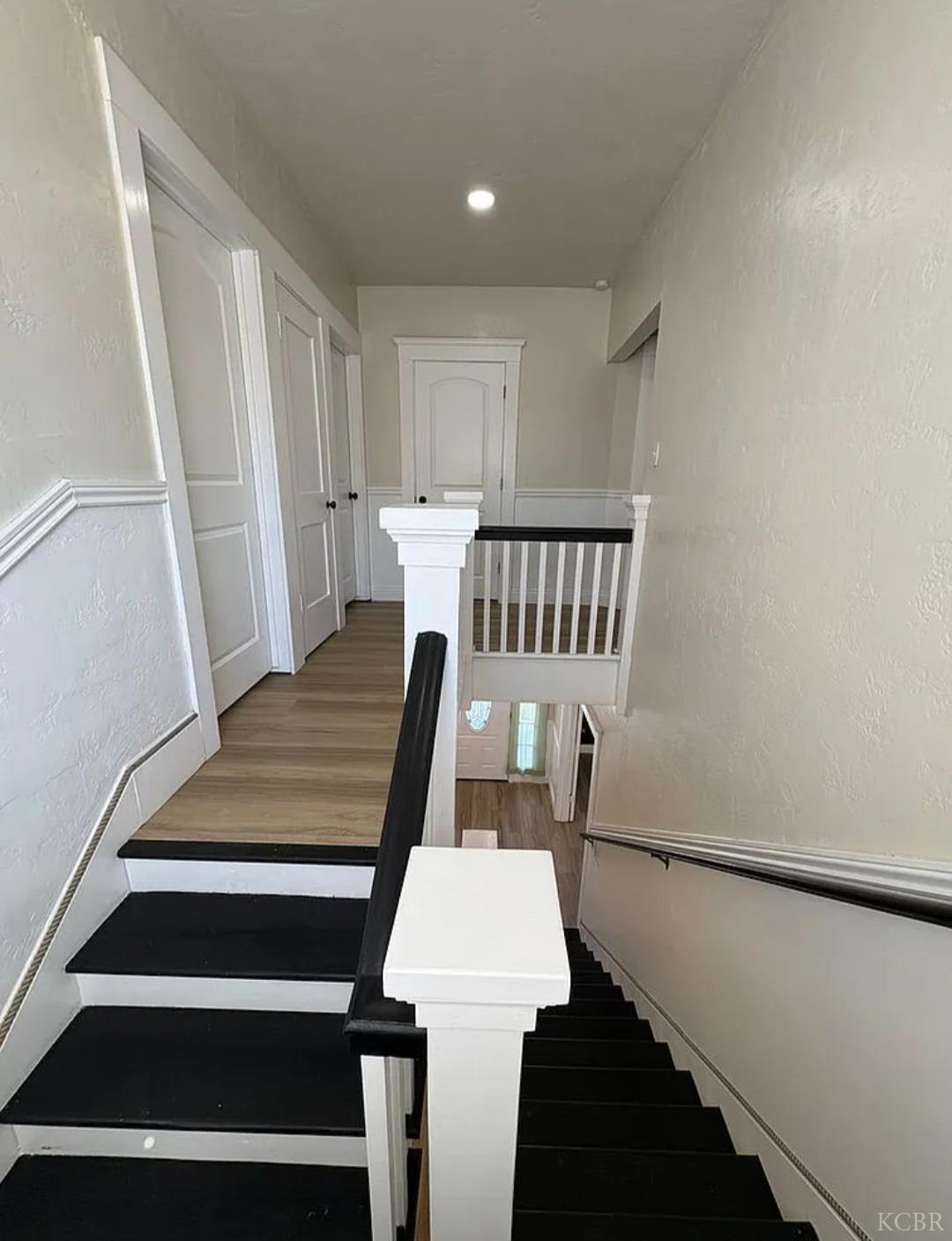 209 E 11th St, Hanford, CA 93230