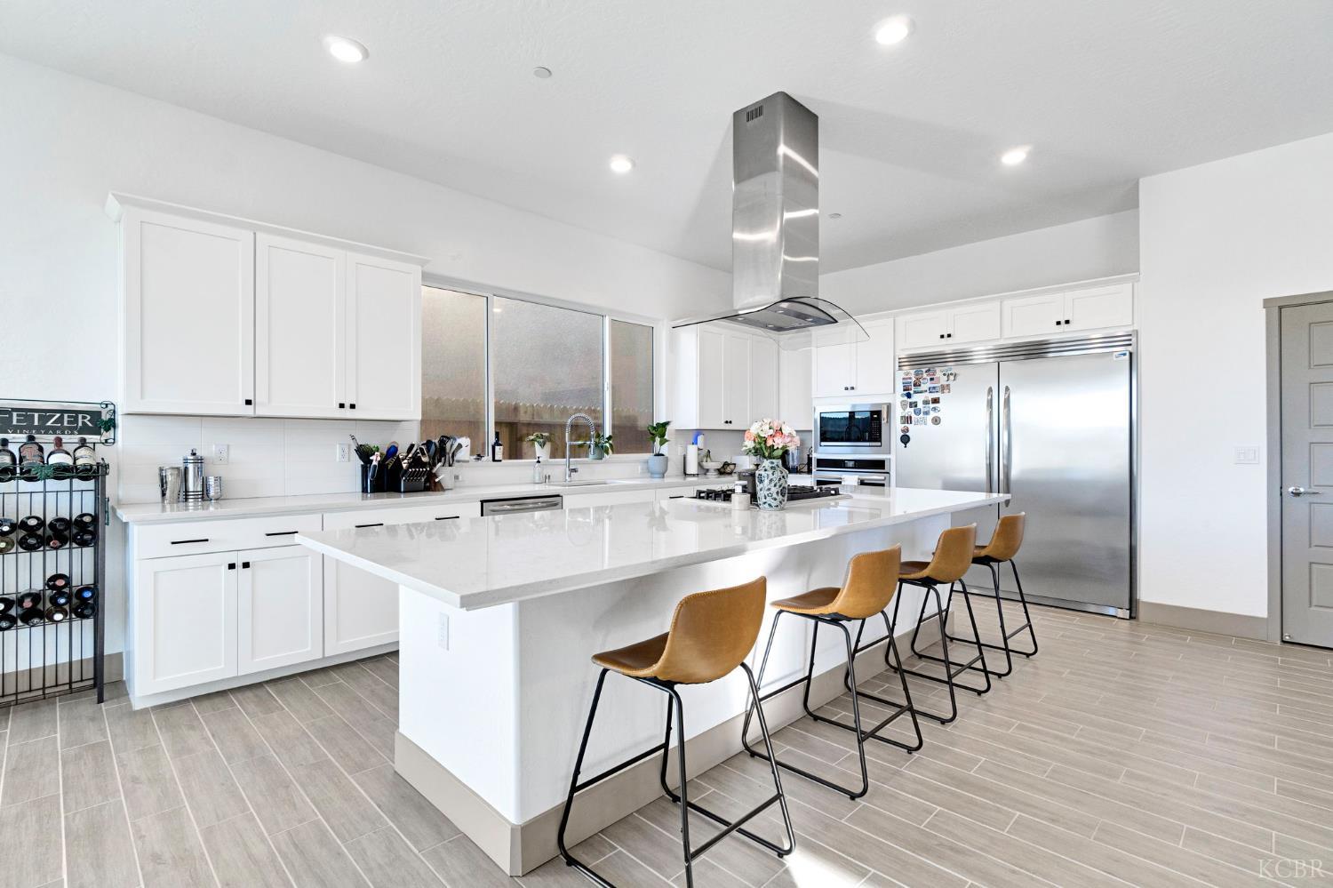 1976 N Mitchell St N, Hanford, CA 93230