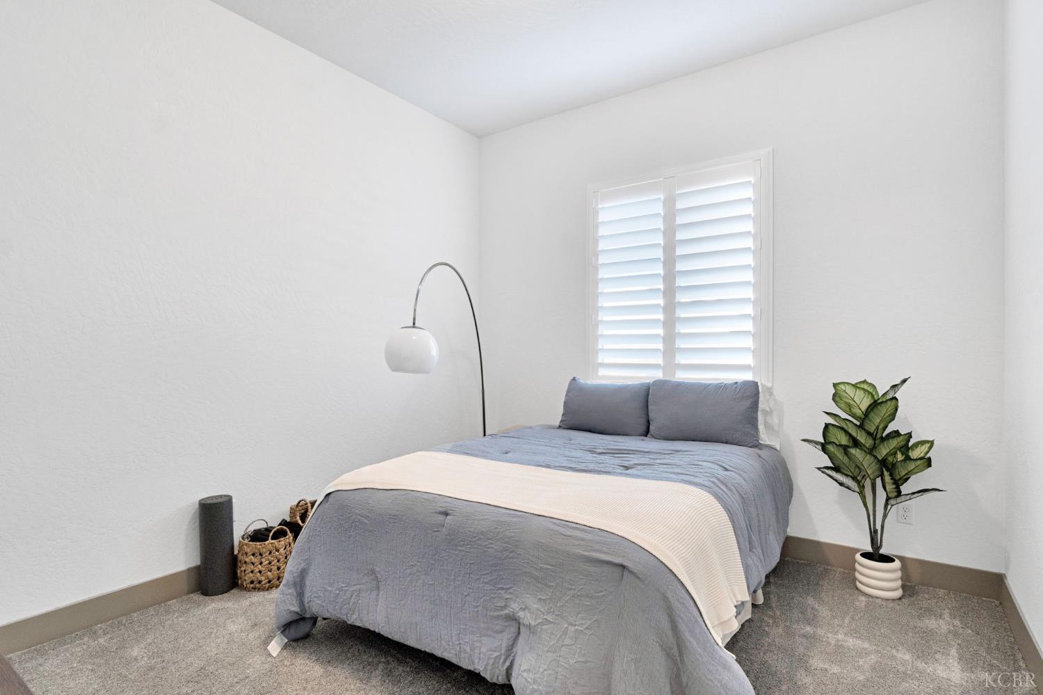 1976 N Mitchell St N, Hanford, CA 93230