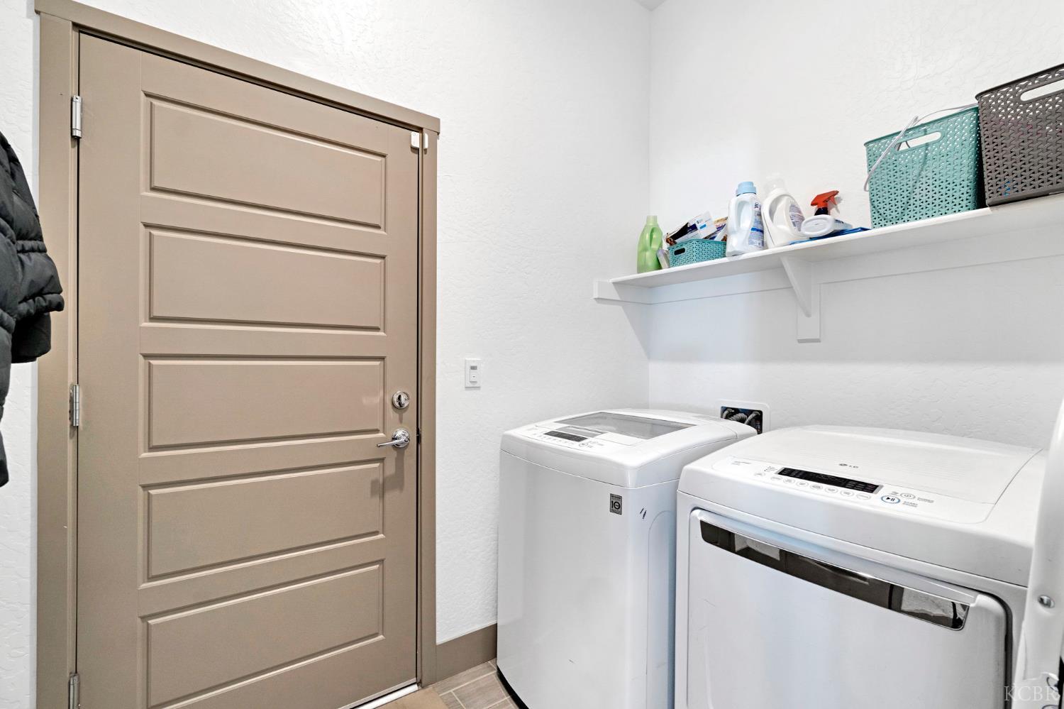 1976 N Mitchell St N, Hanford, CA 93230