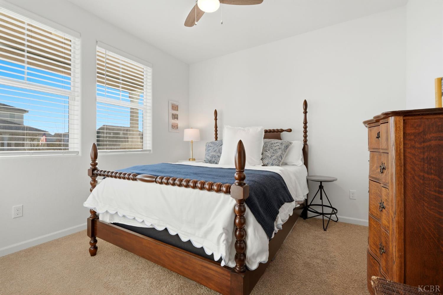 2566 Muscat Ct, Hanford, CA 93230