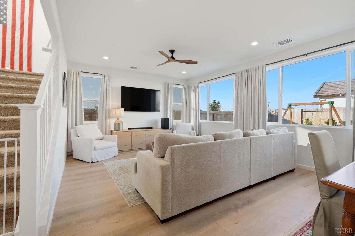 2566 Muscat Ct, Hanford, CA 93230