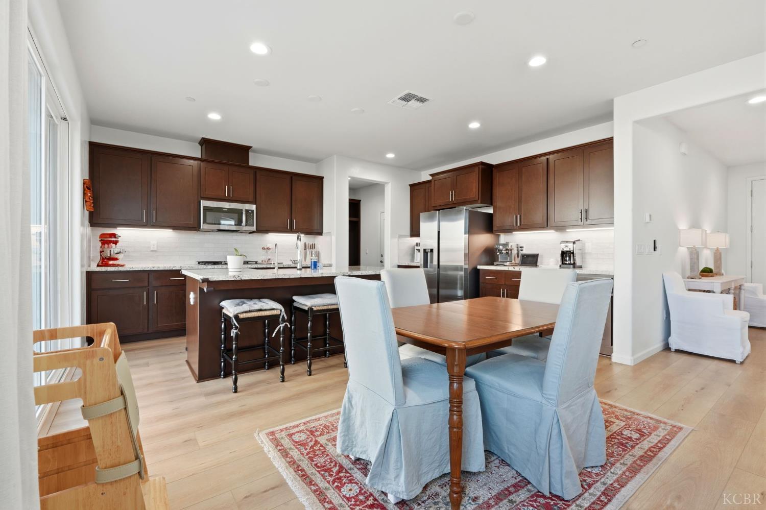 2566 Muscat Ct, Hanford, CA 93230