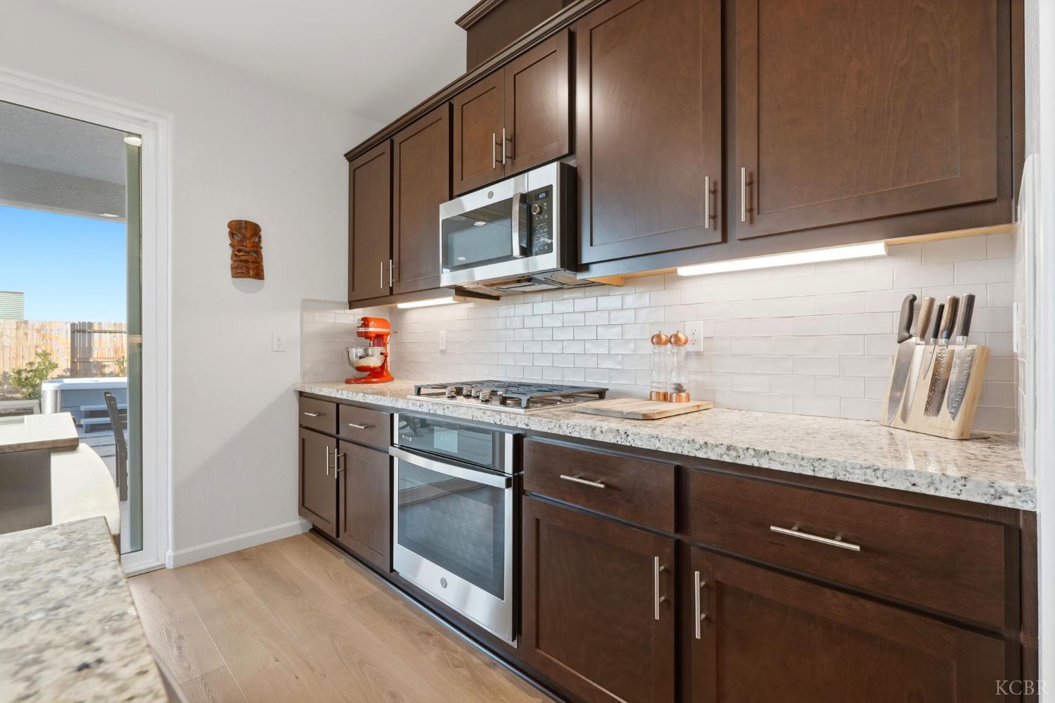 2566 Muscat Ct, Hanford, CA 93230