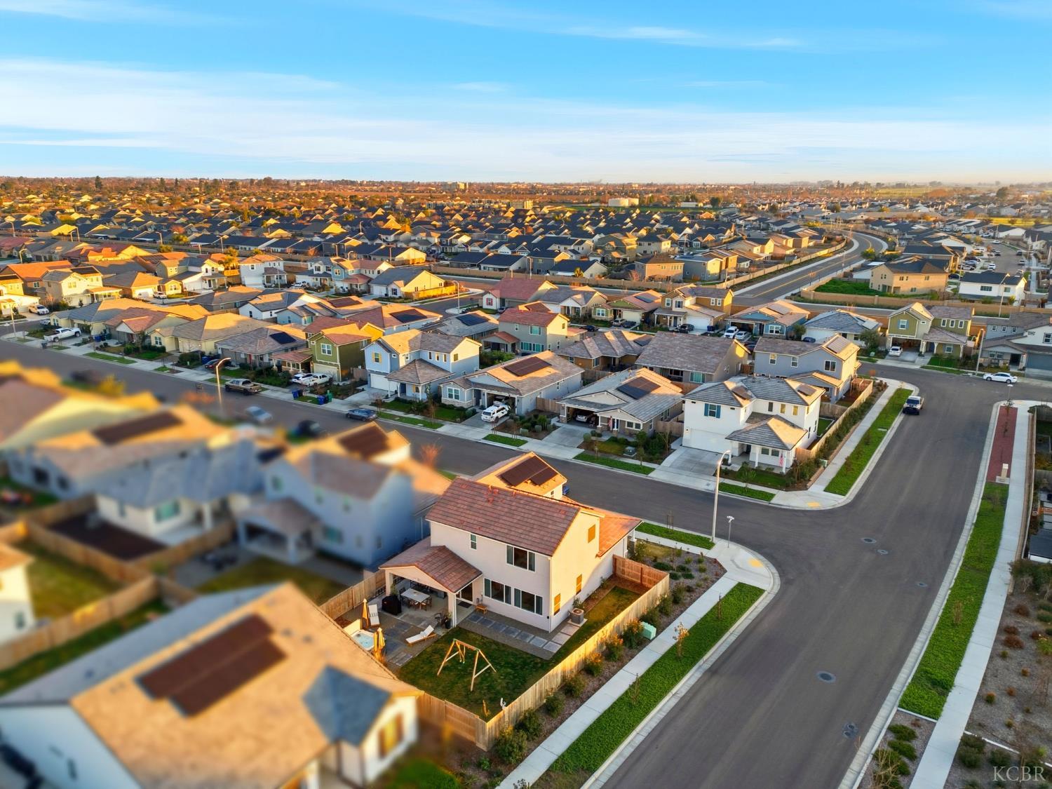 2566 Muscat Ct, Hanford, CA 93230