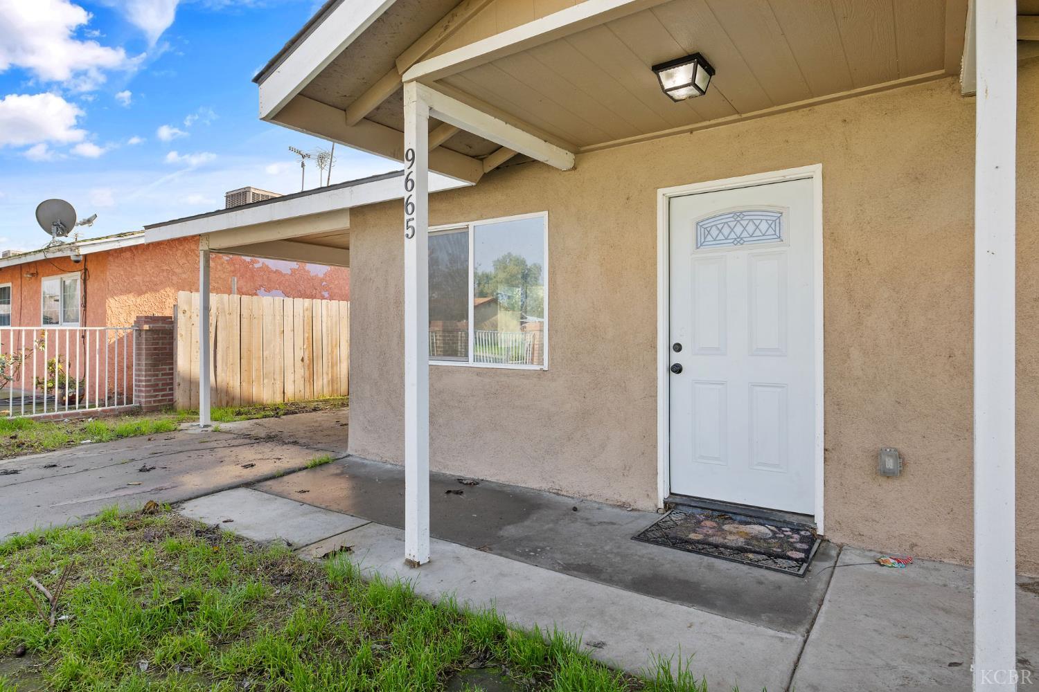 9665 Home Ave, Hanford, CA 93230