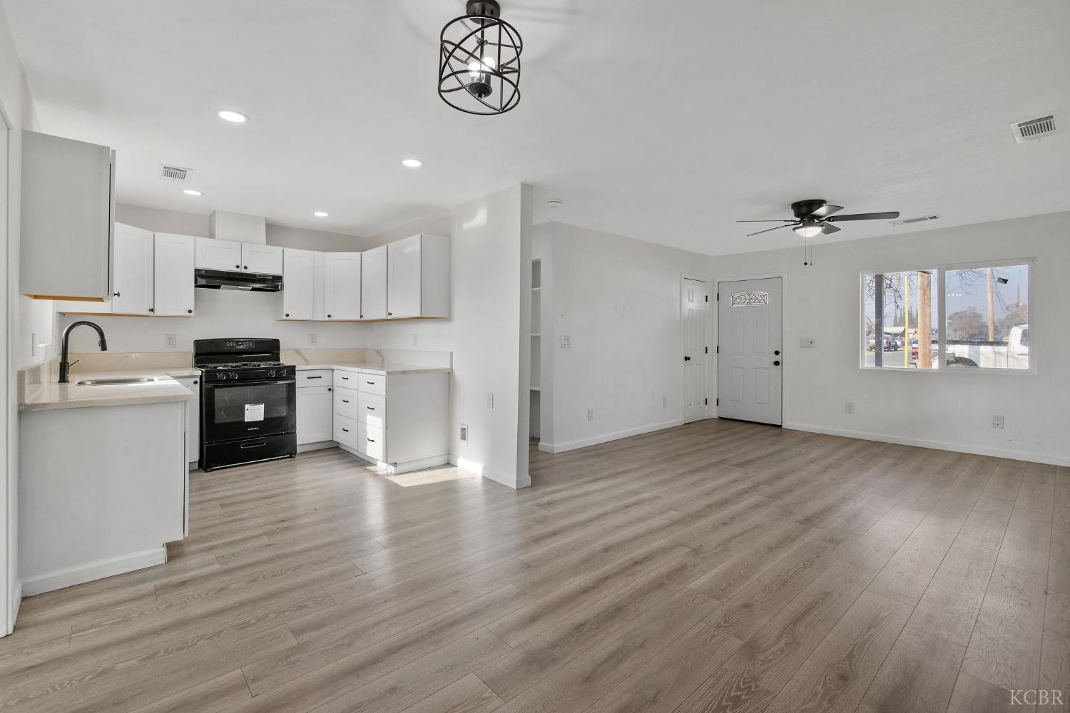 9665 Home Ave, Hanford, CA 93230