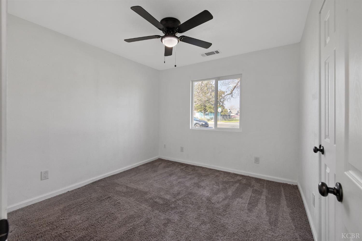 9665 Home Ave, Hanford, CA 93230